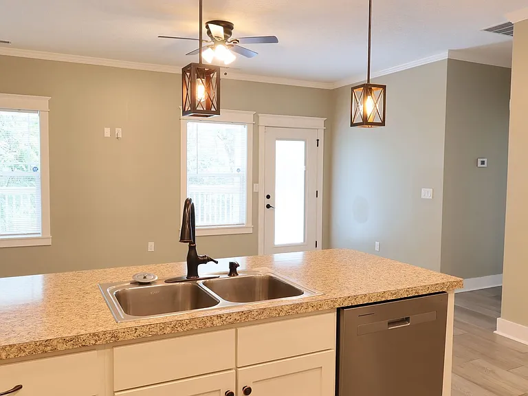 155 Cherry St — Photo 3