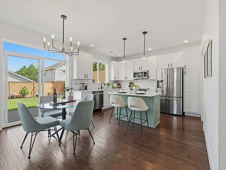 9330 Templeton Ave SE — Photo 26