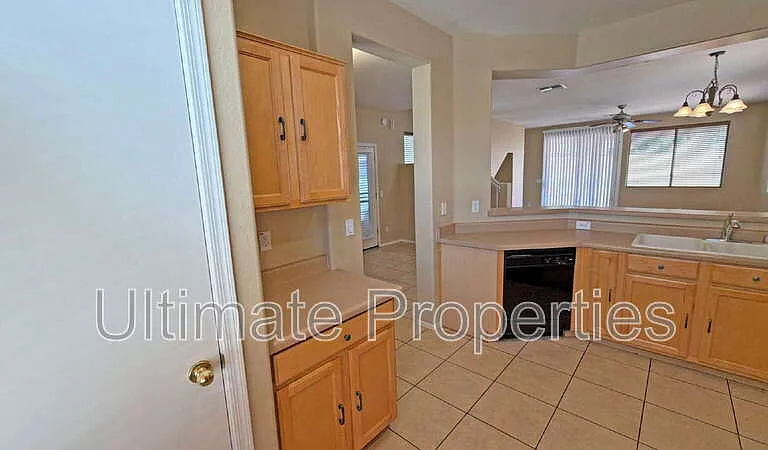 7324 W Globe Ave — Photo 8
