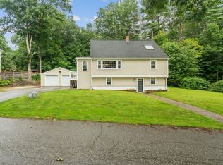 1 Donnas Ln, Hampton, NH 03842