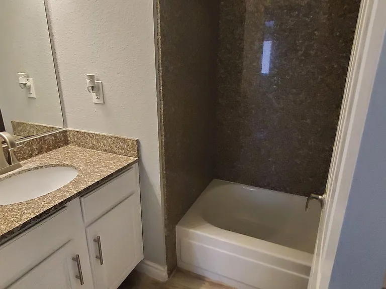 5080 Indian River Dr #400 — Photo 25