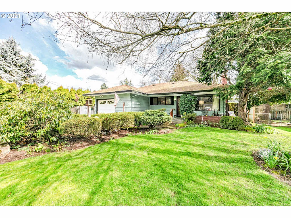 9768 SE 33rd Ave photo 1