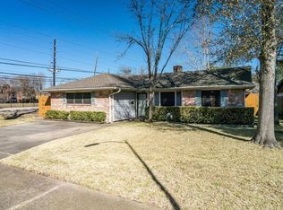 7234 Pine Grove Dr, Houston, TX 77092