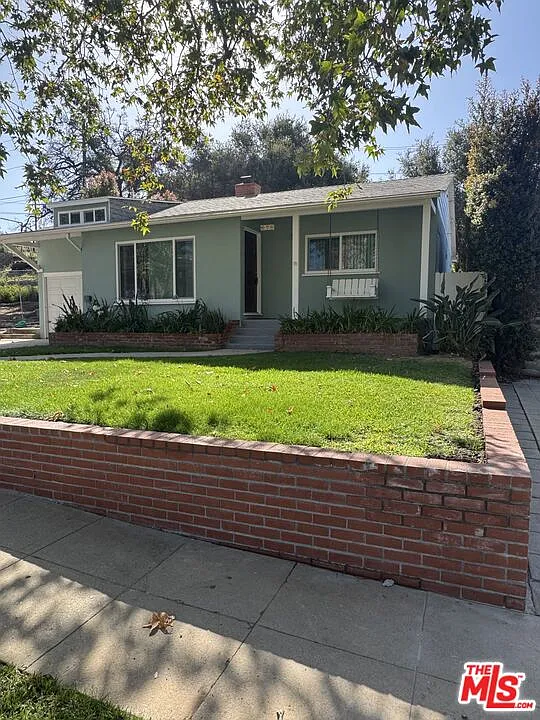 3 bed, 1.5 bath, 1465 sqft, $5,500 — Photo 1