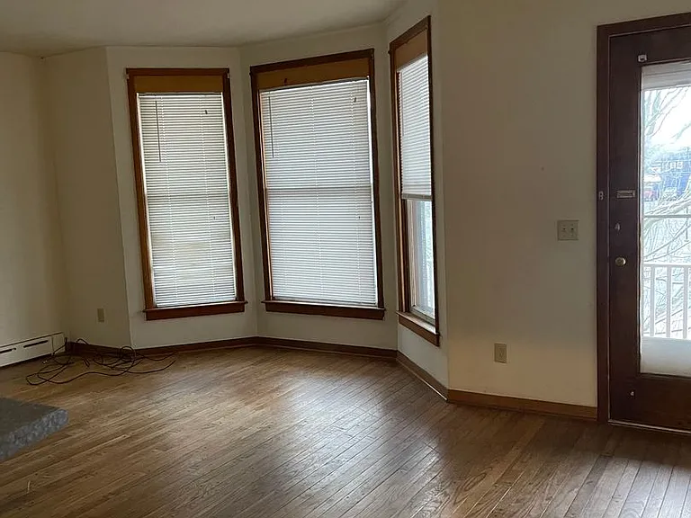 132-134 N Barry St — Photo 2