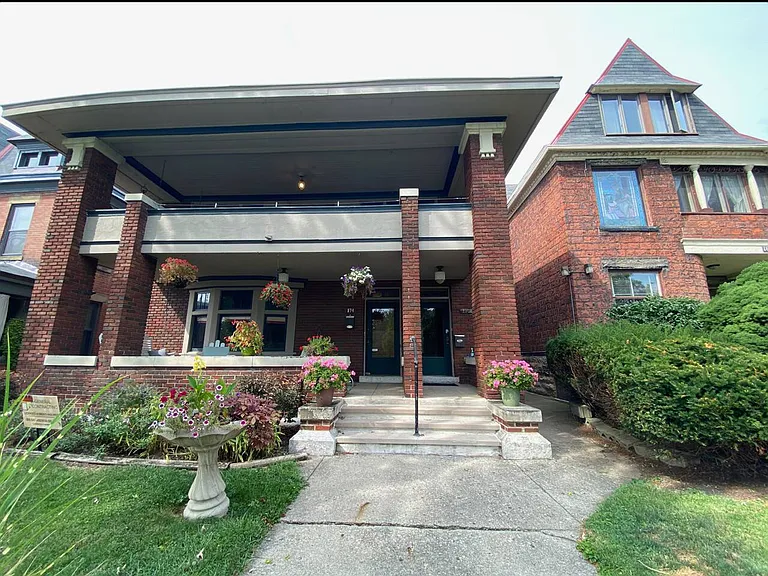 172 Buttles Ave — Photo 1