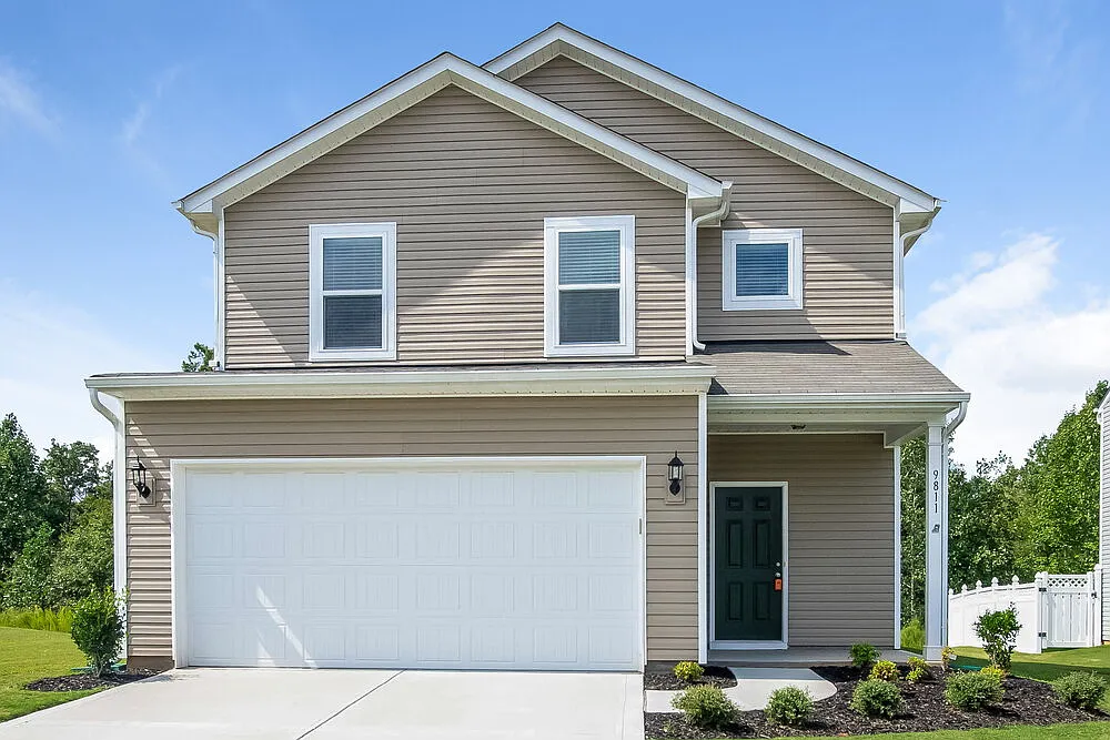 3 bed, 2.5 bath, 2500 sqft, $2,430 — Photo 1