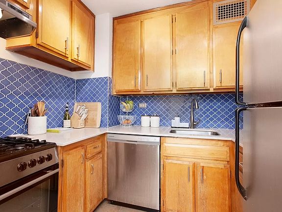 5th image of 7 E 14th St APT 1029