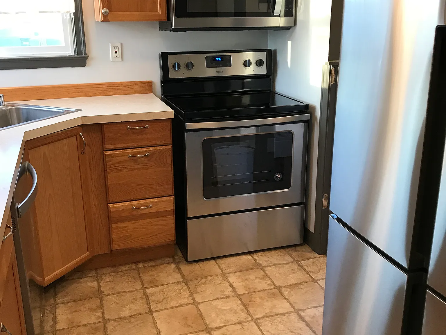 2 bed, 950 sqft, $1,450 — Photo 3