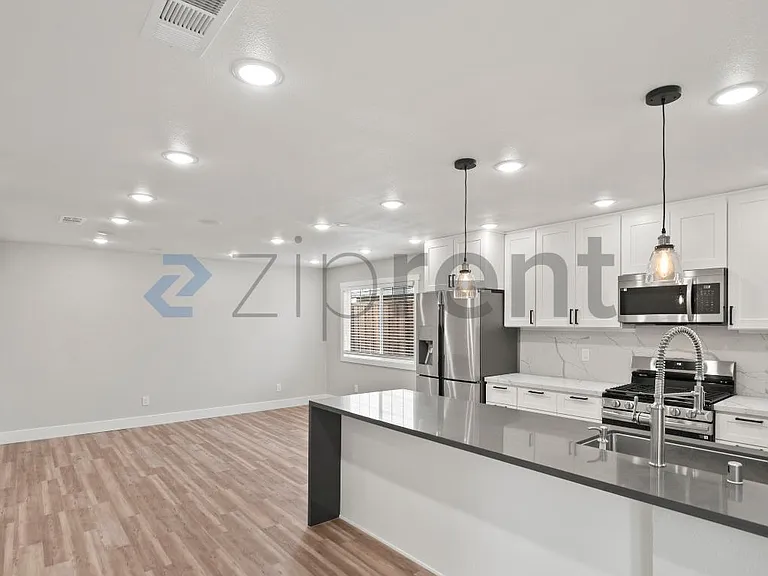 42740 Jefferson St — Photo 10