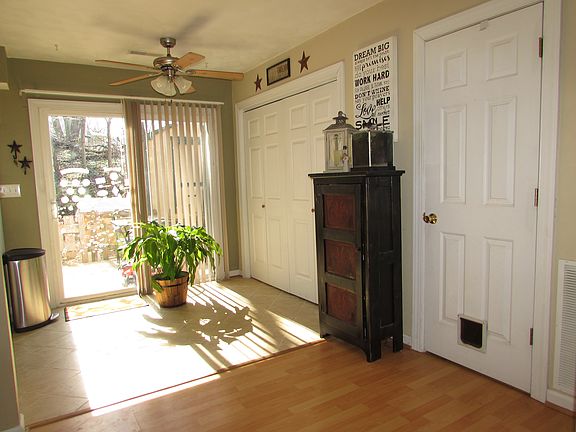 5th image of 1630 24th St NE