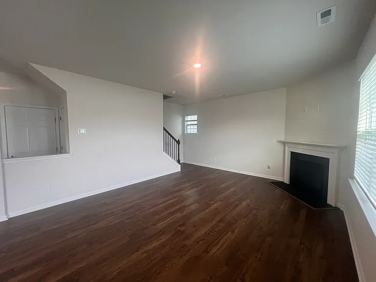 8185 Kennesaw Dr — Photo 7