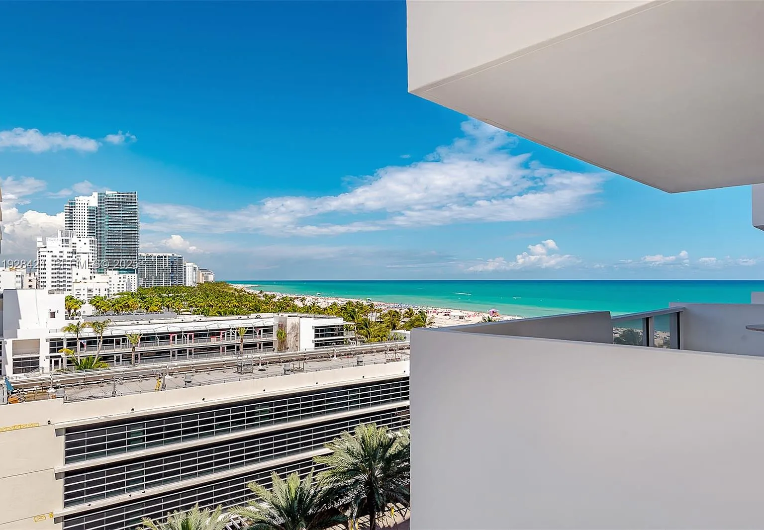 The Decoplage Condo — Photo 1