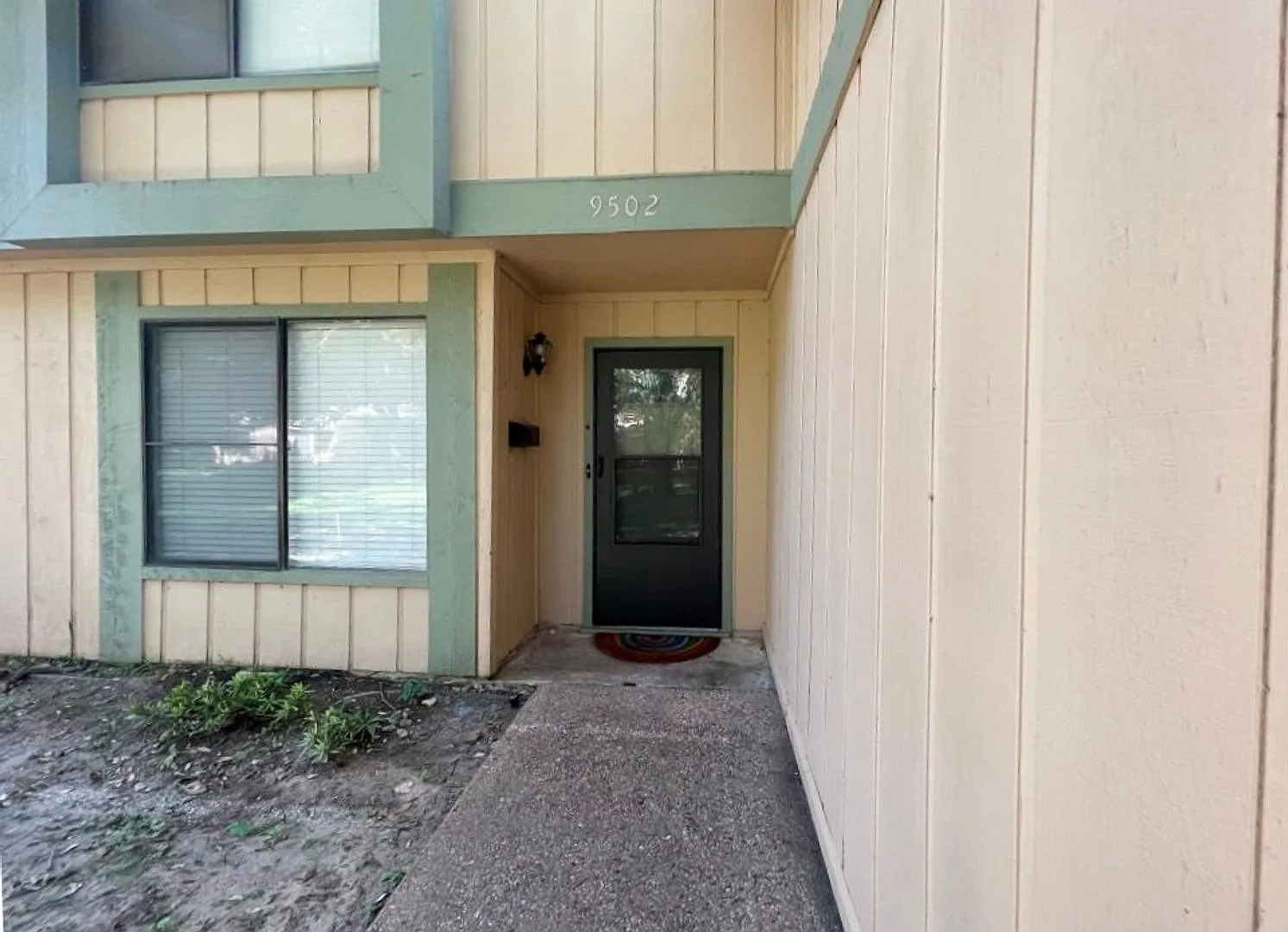 Great Condo for lease in North Austin! — Photo 2