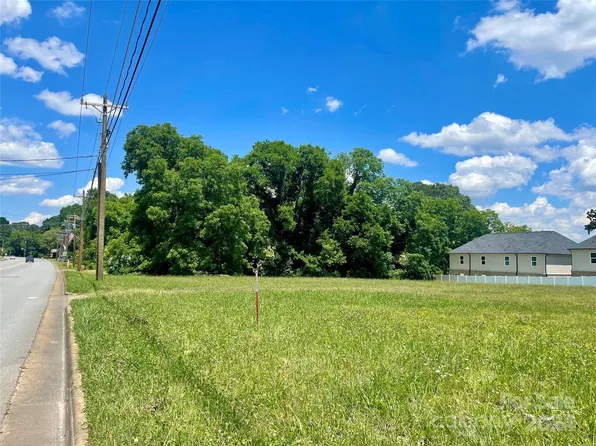 400 N Main St, Lowell, NC 28098