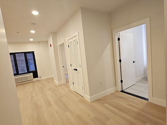 3rd image of 316 Forrest St #1B
