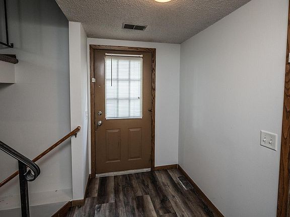 4th image of 15540 Claret Ave W