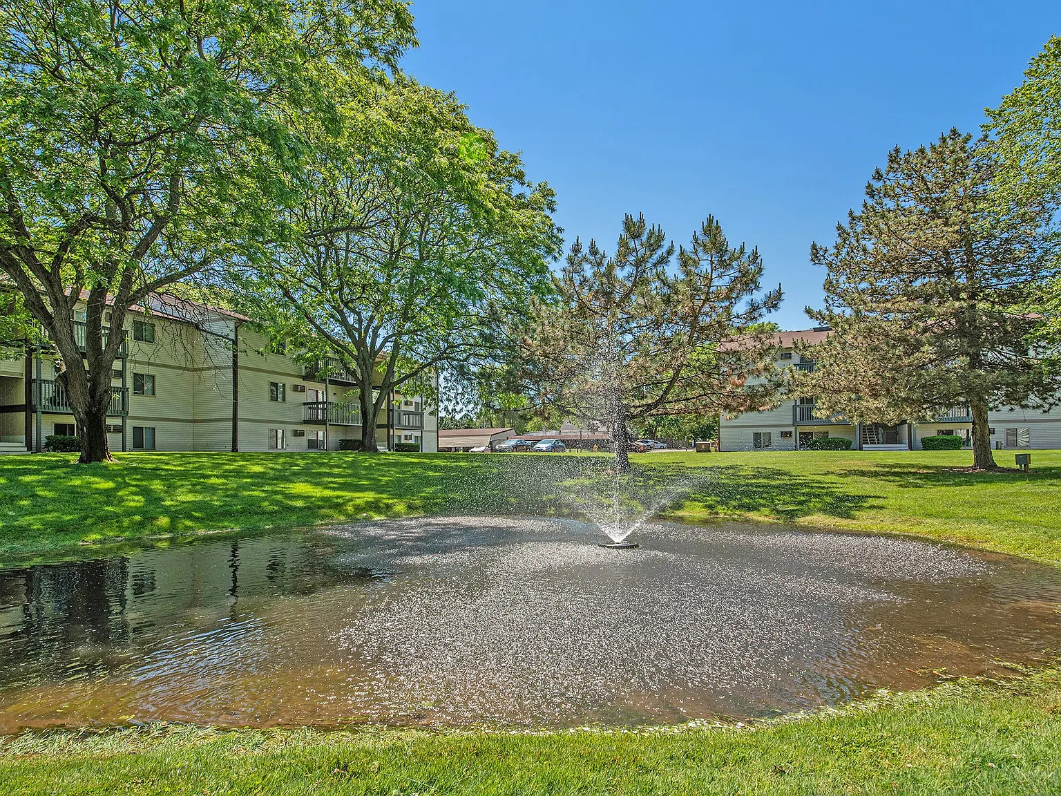 Sunflower Apartments — Photo 2