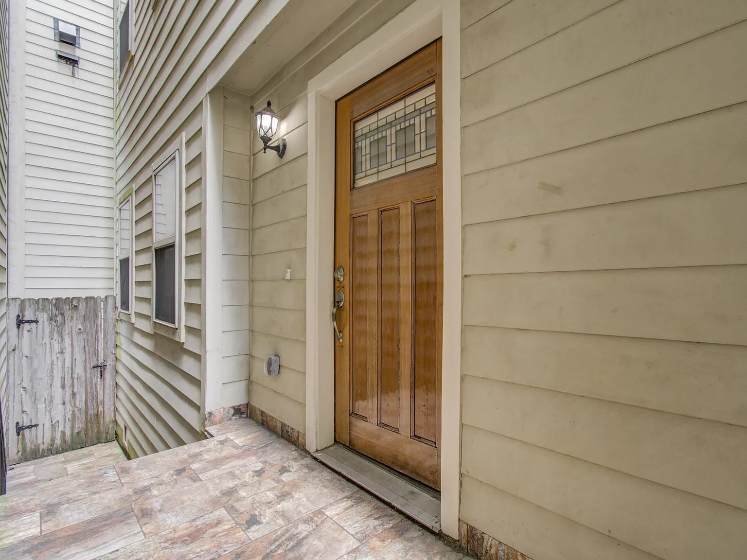 3 bed, 3.5 bath, 2223 sqft, $3,295 — Photo 2