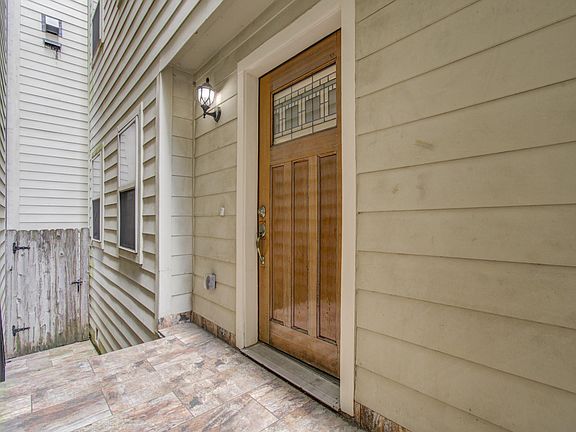 2nd image of 1904 Lauderdale St