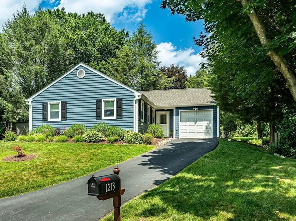 1213 Vermont Ln, Downingtown, PA 19335