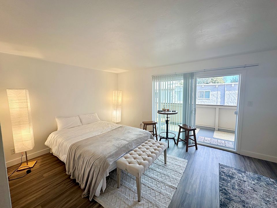 1st image of 1717 Woodland Ave APT 103