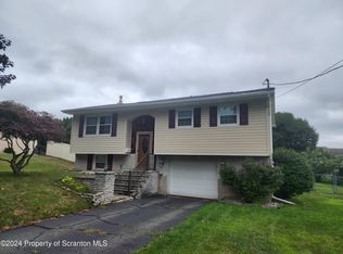 736 Doloff Dr, Olyphant, PA 18447