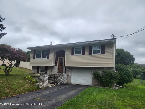 736 Doloff Dr, Olyphant, PA 18447