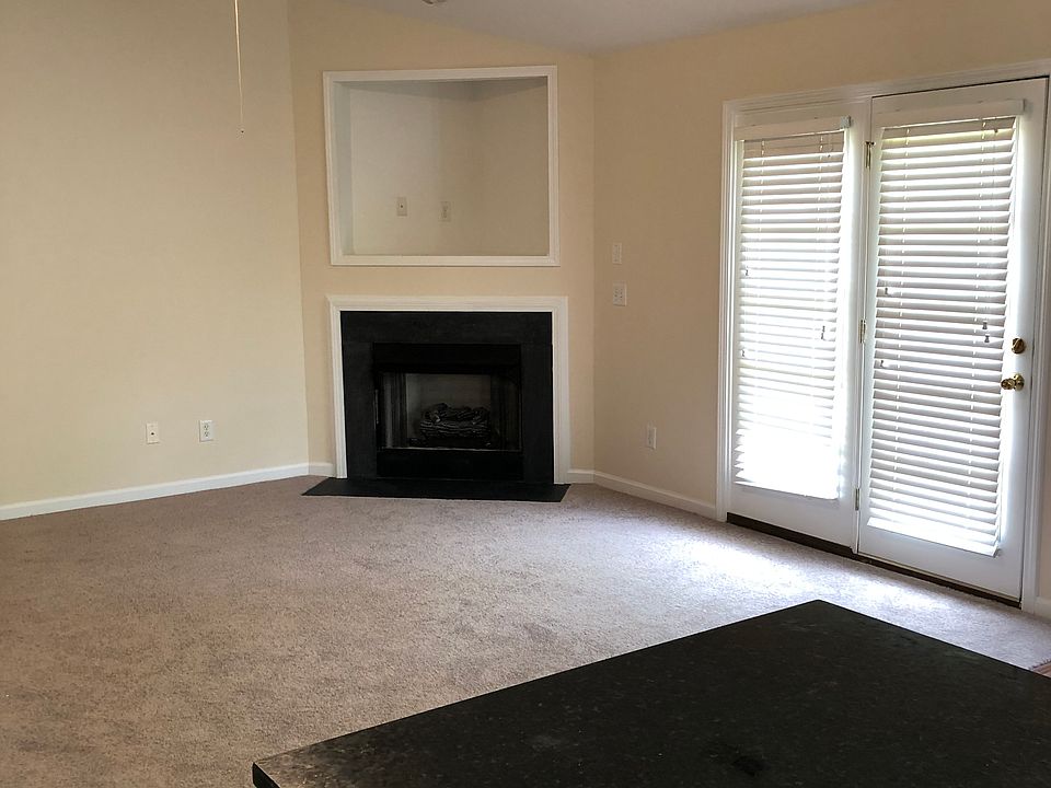 1st image of 419 Fernway Dr