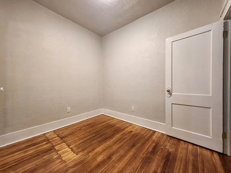 1000 Carteret Ave #4 — Photo 12