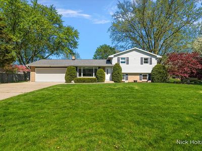 99 Sunnybrook Dr SW, Grandville, MI, 49418