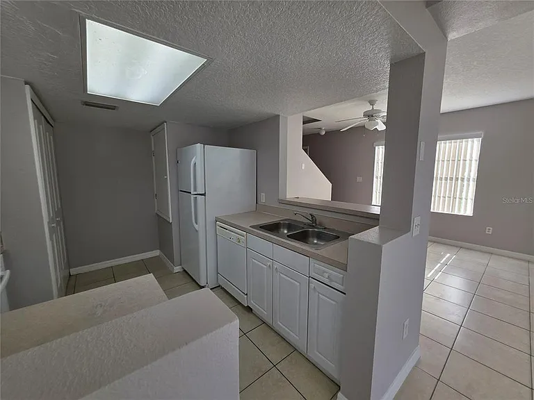 406 Washington Palm Loop — Photo 3