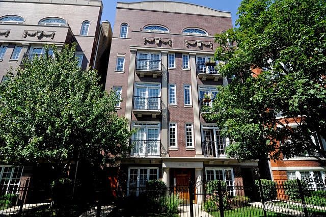 1st image of 626 W Wrightwood Ave #2E
