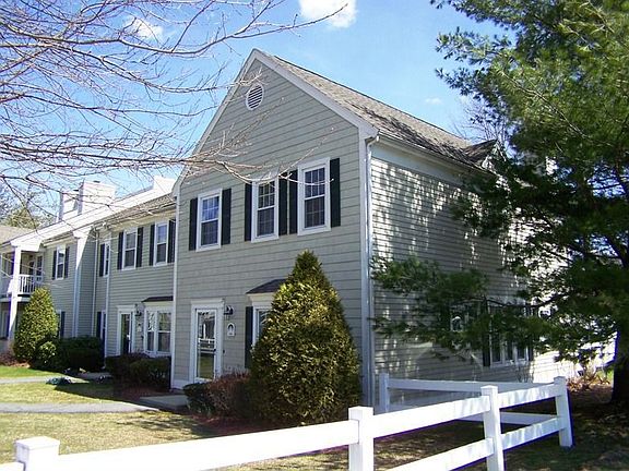 Attractive 3 Bedroom End Unit