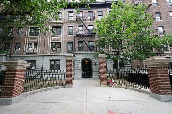 Rented by Brick&Mortar | media 13