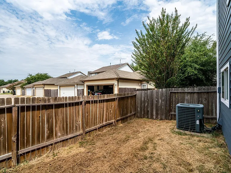 3210 Clearview Cir — Photo 36