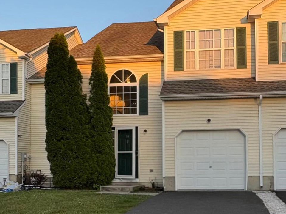1st image of 51 Fawn Ct