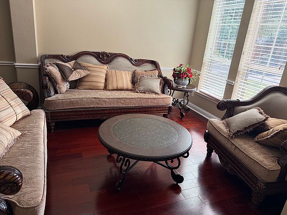 5th image of 909 Araf Ave