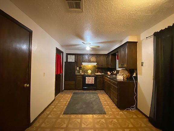 5th image of 5216 Foster Dr #5216