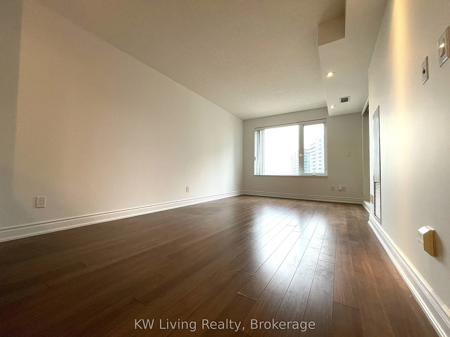 Eden Park Towers — Photo 3