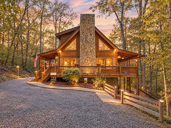 3rd image of 196 Mossy Rock Ln