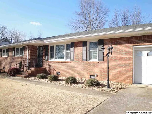 4310 Hunt Dr NW, Huntsville, AL 35816