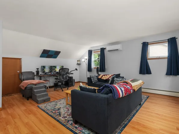 4611 Dennis Dr Unit 2, Madison, WI 53704