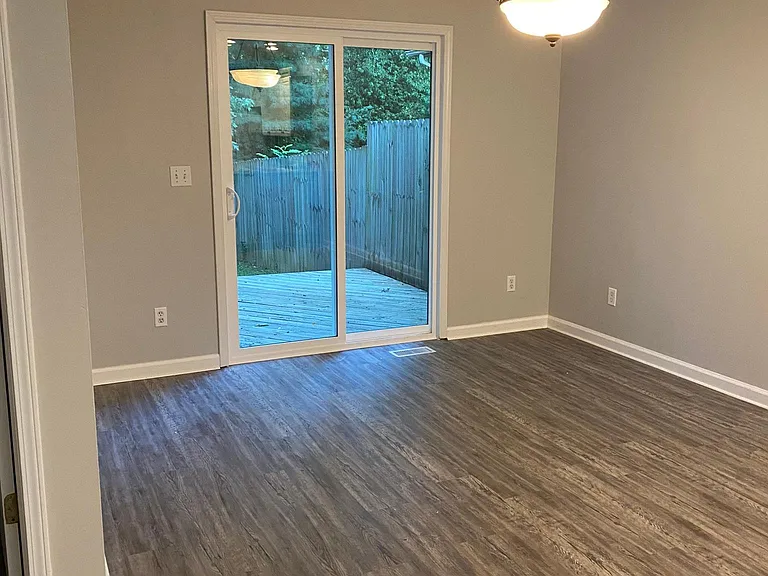 405 W Somersbe Pl — Photo 3