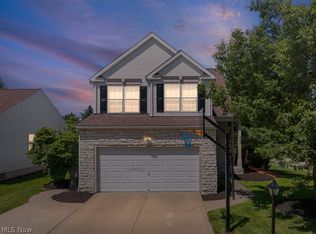 1021 Ledgestone Dr, Wadsworth, OH 44281