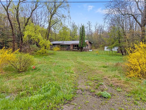 3rd image of 393 Rowlee Rd