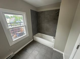 218 Hansbury Ave Floor 3, Newark, NJ 07112