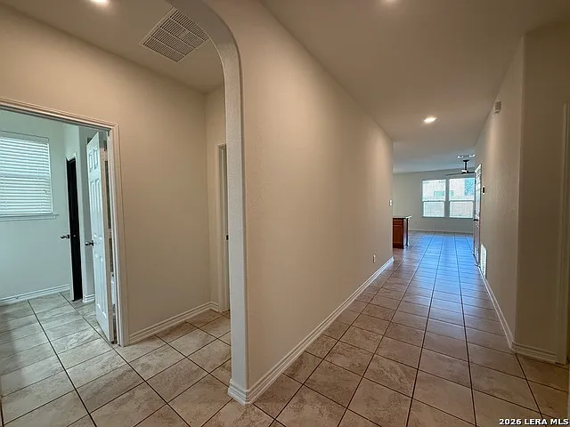 4 bed, 2.0 bath, 1710 sqft, $1,695 — Photo 4