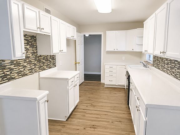 2nd image of 2501 Baylor Ave