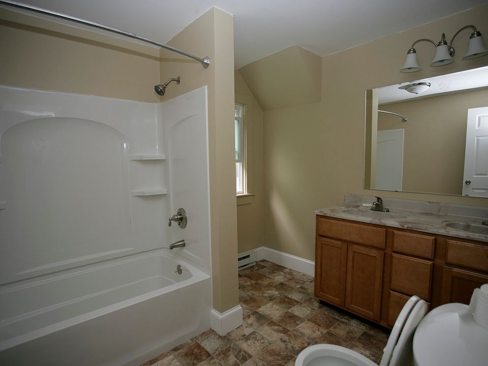 2nd image of 88 Chapin St
